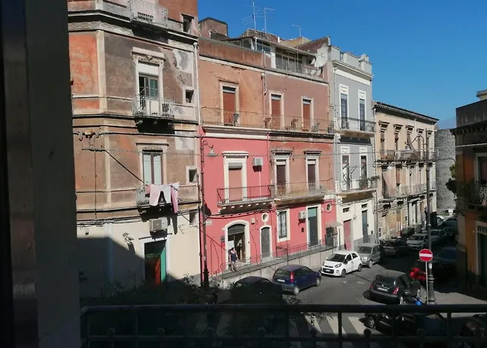 A Due Passi Katanya