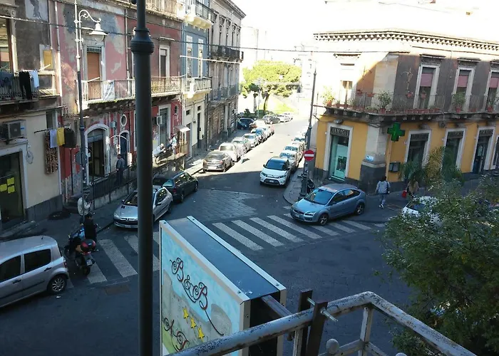 Bed & Breakfast A Due Passi Katánie