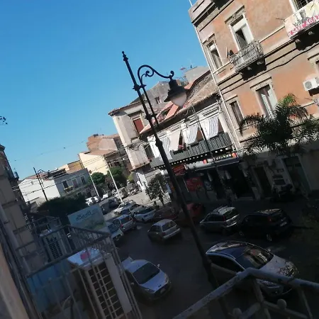 A Due Passi Oda ve Kahvaltı Katanya
